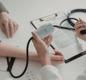 CHẾ ĐỘ DINH DƯỠNG VÀ TẬP LUYỆN CHO NGƯỜI TĂNG HUYẾT ÁP